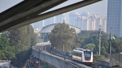 Stasiun LRT dan Kereta Cepat Terendam karena Hujan Lebat